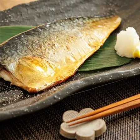 【毎月定期便】北海道産 鯖を低温で一夜干しに 低温熟成「北海さば」半身 210g以上×3個全6回【配送不可地域：離島】【4068038】