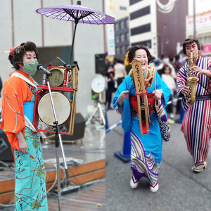 ちんどん屋興行 1回分 | ちんどん屋 余興 にぎやかし お祭り イベント 音楽 新年 獅子舞  栃木県 那珂川町 送料無料 笑顔を届ける 子供向け 出張 イベント出演 パフォーマンス  楽しい 盛り上げ 季節イベント お正月  衣装対応可 老人施設 幼稚園 保育園