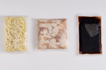 やまや もつ鍋 博多 もつ鍋セット あごだし 醤油味 3?4人前 [やまやコミュニケーションズ 福岡県 筑紫野市 21760876]