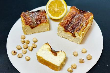 レモンとプラリネのチーズケーキ [2320]