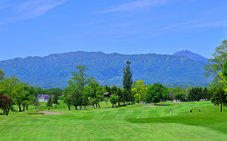 新奈井江カントリークラブ　１ラウンドセルフプレーペア招待券