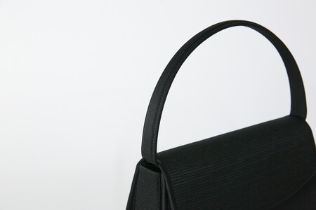 【米沢織】パイピング仕立てが上品で美しく、使い勝手の良いフォーマルバッグ 黒 バッグ 日本製 冠婚葬祭 式典 入学式 卒業式 入園式 卒園式 ハンドバッグ 弔事 ブラックフォーマル 山形県 米沢市