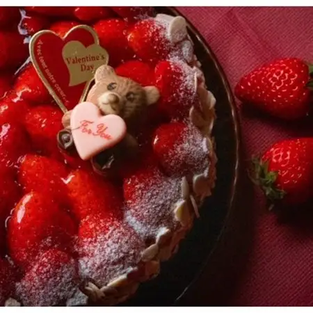 【2026年発送】真っ赤な苺ショコラタルト5号サイズ【配送不可地域：離島・北海道・沖縄県】【1615746】