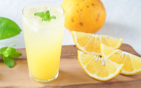 【数量限定】宇宙が喜ぶ甘夏100%ジュース 720ml×2本 　農薬 , 除草剤 , 化学肥料 不使用 , 愛情たっぷりで育てた甘夏のおいしさをぎゅっと搾りました！ 果物 ギフト 贈り物 三重県 尾鷲市 MA-8