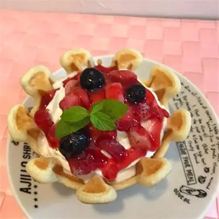 カフェ シュエット【オリジナルワッフル】引換券(3枚)_お食事券 食事券 チケット 体験 体験型 飲食店 観光 旅行 北海道 釧路町 釧路超 特産品 _【1089113】