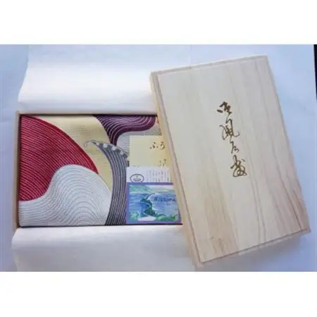 正絹縮緬友禅御風呂敷 (五彩浪)クリーム色_装飾品・工芸品  鞄・バッグ かばん カバン_【1067644】