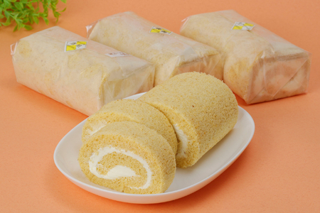 G1　玄米ブランのロールケーキ3本セットＡ（ 生ロール・酒粕ロール・味噌ロール）【 ロールケーキ ケーキ 手作り スイーツ スィーツ 酒粕 発酵 味噌 みそ 冷凍 】
