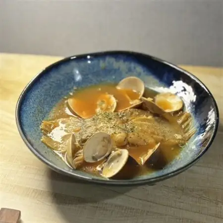 一夜干し「ゾウリカレイ 4尾」と「かれいのイタリア風魚介スープ」を得意料理にするセット【配送不可地域：離島】【1642083】