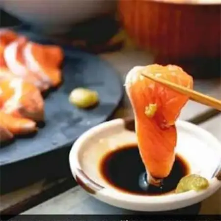 養殖銀鮭「銀王」刺身用サク2本(半身1枚分)　約700g【配送不可地域：離島】【1312836】