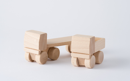AH3　木のおもちゃ「トラック・トレーラー」【 木製 玩具 おもちゃ こども 子ども 車 くるま 無垢 無塗装 安全 手作り ハンドメイド 贈り物 プレゼント お祝い 出産祝い 誕生日 】