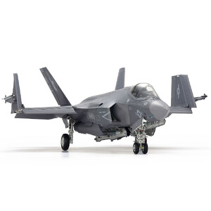 プラモデル 1/48 ロッキード マーチン F-35C ライトニングII タミヤプラモデル