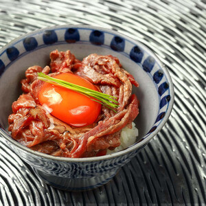 【和牛セレブ】鳥取和牛　ミックス切り落とし 200g【化粧箱入り】