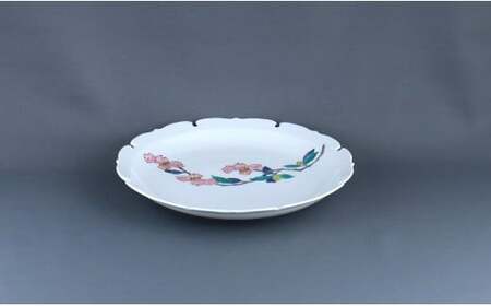 有田焼 雪輪皿 22cm〈山茶花文〉【赤絵白磁硯処 雪月花】食器 器 うつわ 取り皿 皿 菓子皿  50000円 5万円 A50-273