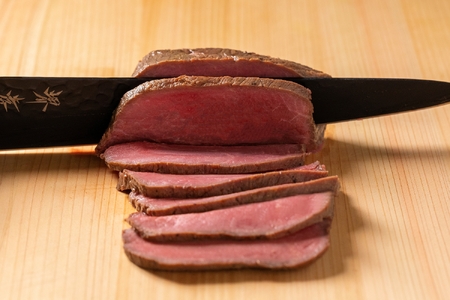 熊本県産 あか牛 ローストビーフ 300g 個包装 2個 タレ付き ソース付き ギフト 贈答用 ワイエスフード 熊本 阿蘇 南小国町 送料無料