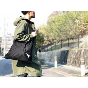 【利き手を選ばないショルダートート】　Niji　Super water repellent｜人気バッグ おすすめトート［ ショルダートート Niji Super water repellent 撥水加工 軽量 バッグ トート 人気 おすすめ ギフト プレゼント お取り寄せ 通販 送料無料 ふるさと納税 ］