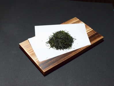 一番摘み 高級煎茶 「さくらみどり」 2袋セット 影山製茶店 希少品種 さわやかな甘みと後味 桜葉のような香り 新鮮 風味 お茶 水出し可能 ティータイム おもてなし リラックス 手土産 ギフト 贈り物 富士市 [sf001-279]
