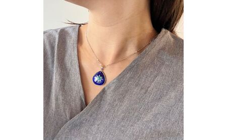 七宝焼ネックレス雫型《ラ・フルール》アクセサリー ジュエリー ネックレス ペンダント 装飾 工芸 工芸品 伝統工芸 伝統 七宝 七宝焼き しっぽうやき 焼き物 受注生産 職人技 職人芸 作品 工芸作品 芸術作品 ご褒美 上品 華やか 花 フラワー 植物