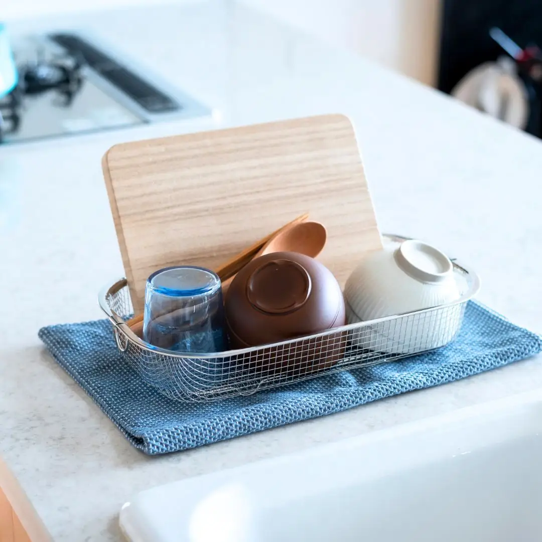 すっきり暮らすセット（浅型+マット+包丁スタンド）水切りかご ステンレス 食洗機対応 燕三条製 [ビーワーススタイル] 【019S123】