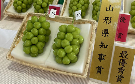 【令和8年産先行予約】 【山形県ぶどう品評会 最優秀賞受賞農家】 シャインマスカット 700g以上 (1房 秀以上) 《令和8年9月中旬～発送》 『青木農園』 山形県 南陽市 [634-R8]