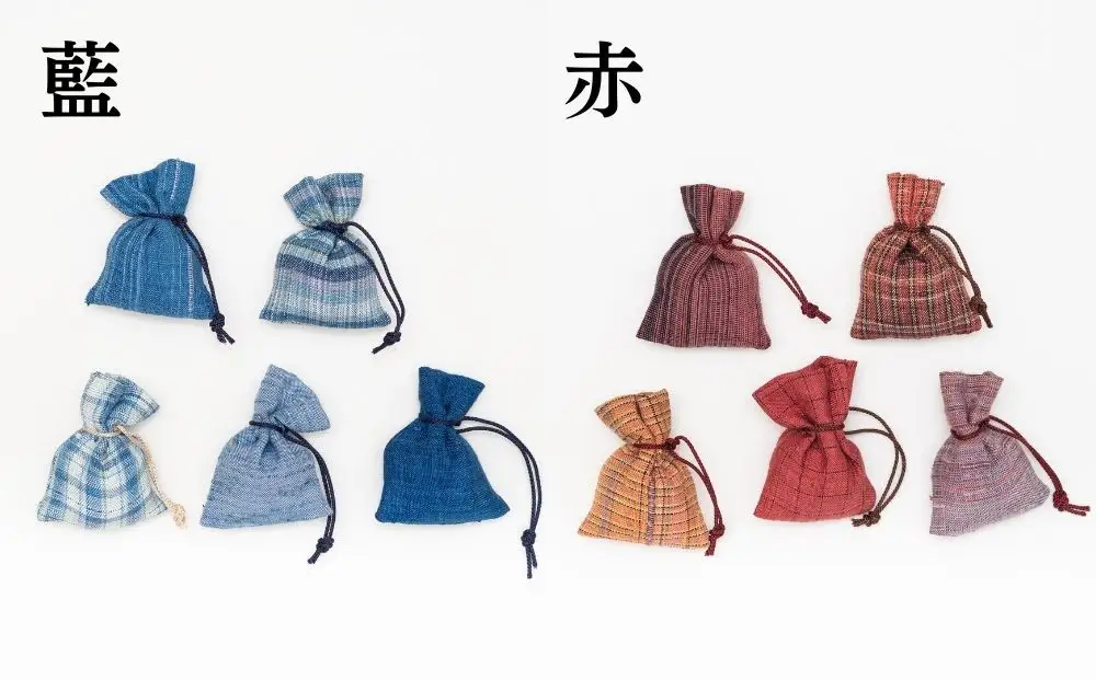 【アトリエシムラ】小裂の匂袋 1つ〈色柄はおまかせ（藍/赤/紫/緑/淡桃/黄緑/白/茶・グレー）〉