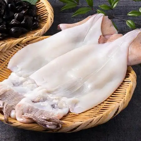 鰺ヶ沢の生干しイカ(210g～269g×2枚)と、十三湖産しじみ(250g×4袋)セット【配送不可地域：離島】【1650441】