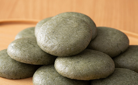 ≪2026年先行予約≫杵つき餅 こゆき 丸餅 草餅×3袋 36個入 2026年12月上旬から順次発送 餅 もち 米 国産 正月 元旦 年末 年内 届け 期間限定 山形県 戸沢村 F7W-0116