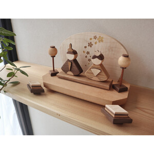 木のぬくもりを感じる コンパクト木製雛人形セット（収納箱付き）