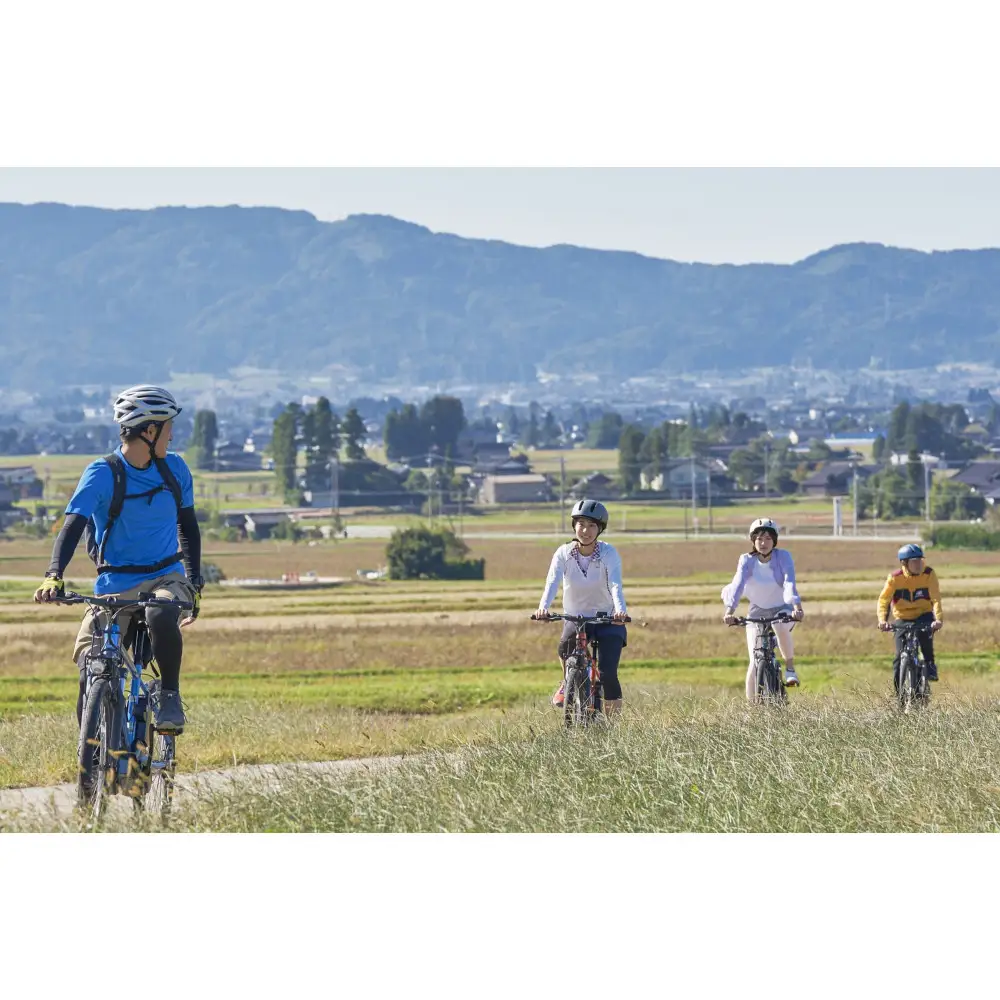 E-bikeで走る！ガイド付きサイクリングツアー ＜城端田園サイクリング＞
