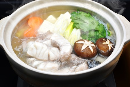 【冷凍】簡単鍋用 天然クエ（600g/2人～3人前）くえ 海鮮鍋 魚介 高級魚 切り身 クエしゃぶ しゃぶしゃぶ クエ鍋 天然 海鮮 魚 下処理済み 真空 グルメ 冷凍 配送 故郷納税 高知県 土佐清水市 送料無料 高知【R01584】
