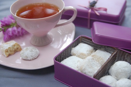 プティ・サブレ缶『茜（あかね）空』 サブレ 焼き菓子 ビスケット 詰合せ セット 9個入り スノーボール チーズサブレ ほうじ茶 アーモンド チーズ ギフト スイーツ お菓子 洋菓子 贈答品 プレゼント バレンタイン チョコ以外 ホワイトデー お返し [h263]