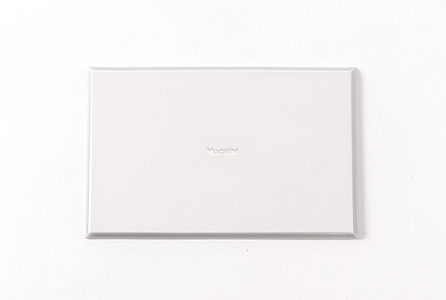 【Mustakivi】LONG PLATE HAKUJI｜ ムスタキビ Mustakivi むすたきび MUSTAKIVI Marimekko マリメッコ デザイナー 砥部焼 北欧 キッチン 食器 食器 湯呑 皿 ティーカップ 石本藤雄 フィンランド おしゃれ ギフト プレゼント 贈り物 テーブルウェア 数量限定 人気 おすすめ 愛媛県 松山市 送料無料【IYT063】