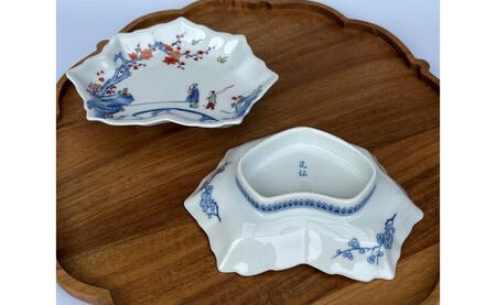 有田焼 色絵梅花人物文木の葉形銘々皿 2枚 セット 【有田焼 花伝作】食器 器 うつわ 和皿 銘々皿 上品 日本食 梅 花 銘々皿 35000円 A35-379