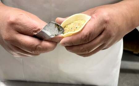 元祖！ 吉祥寺餃子 ｢MATSUHIRO｣ の 焼餃子 計25個 5個入(約150g)×5袋 国産 レシピ付き