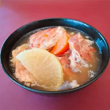 【沖縄の郷土料理】呉屋ストアー自慢の牛汁・軟骨ソーキ汁・てびち汁 各1人前(計3人前)【配送不可地域：離島】【1678742】