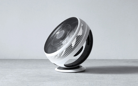 バルミューダ GreenFan Cirq ホワイト×ブラック EGF-3400-WK／JP ｜ BALMUDA サーキュレーター 首振り コンパクト 空気循環 送風 大風量 衣類乾燥 リモコン 家電 おしゃれ リビング コードレス