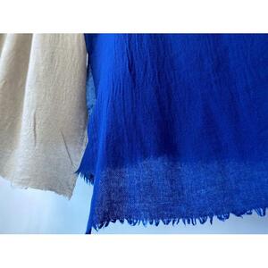 羽のように軽いエアリーウールストール（ブルー）