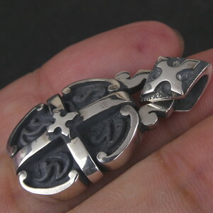 medium oval pendant