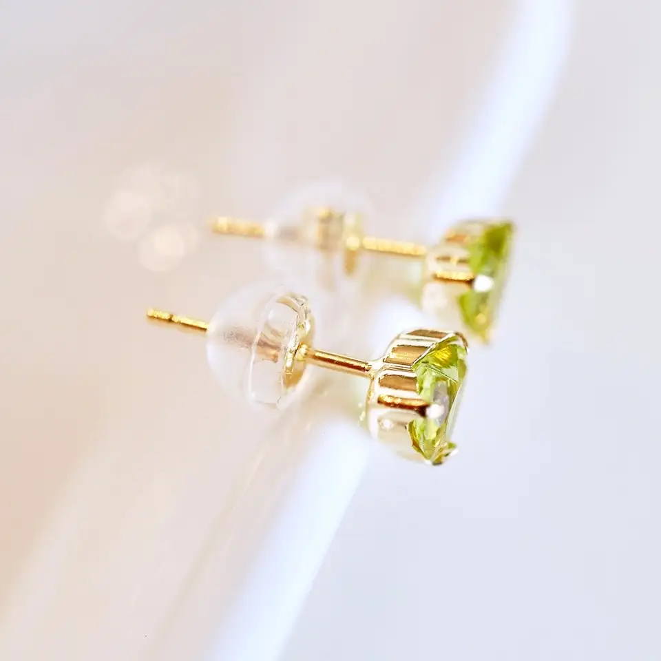 K18 18金 ペリドット ハートシェイプ ピアス 5mm 一粒石 保証書付 KO-0062 SWAD097