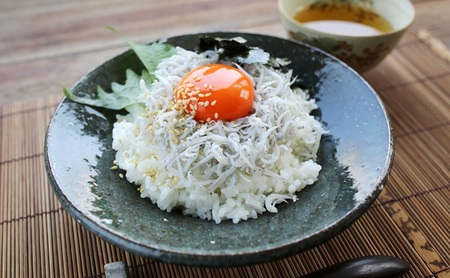 しらす干し 食べきり 小分けパック 大容量 お徳用 35g×20袋 700g 瀬戸内海産 【しらす しらす干し 釜揚げ 太白ちりめん ちりめんじゃこ 牛窓しらす しらす丼 ごはん ごはんのお供 食べ切り  小分け 岡山県 瀬戸内市 牛窓  服部水産】