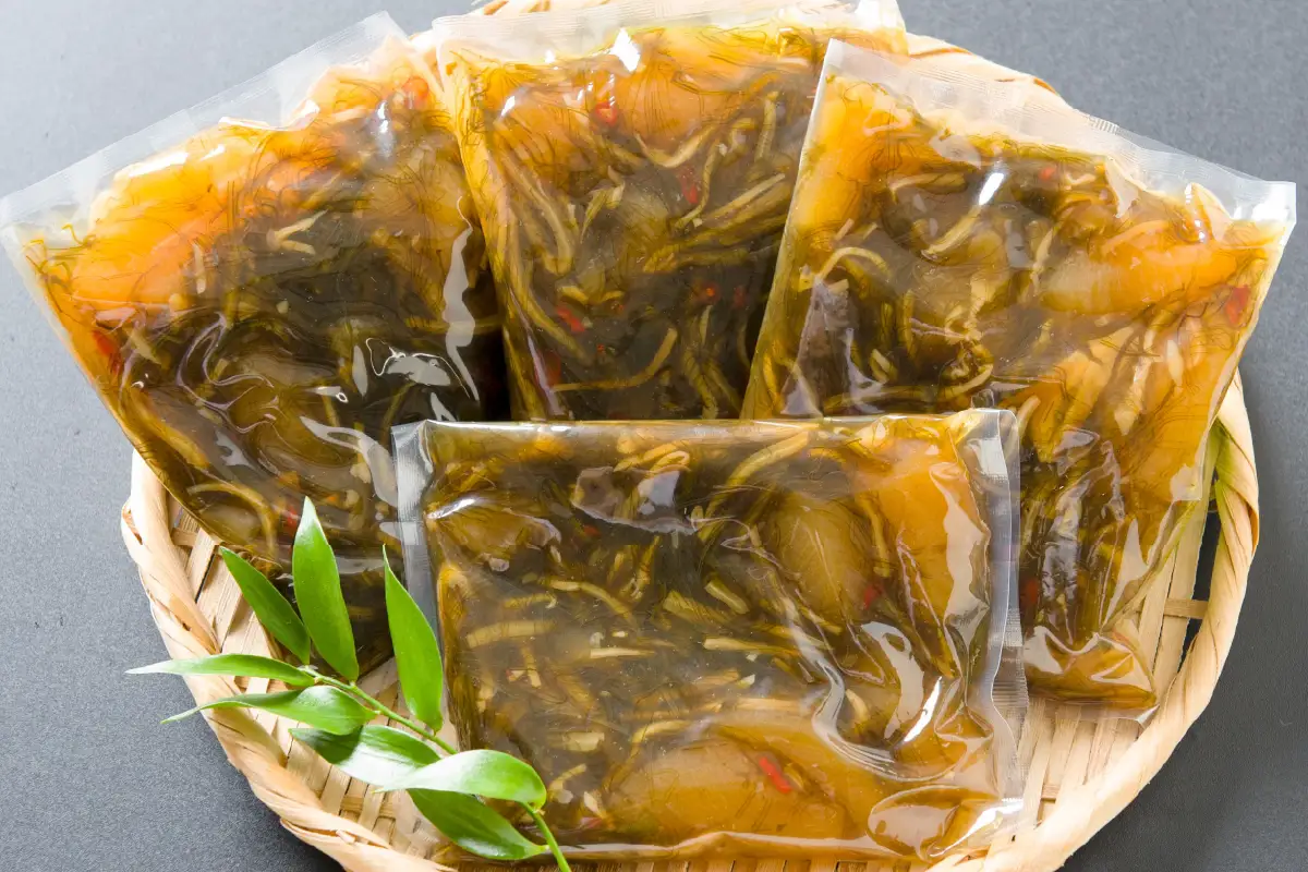 【6か月定期便】数の子屋こだわりの「松前漬」1kg(250g×4袋) 全6回　R001-048