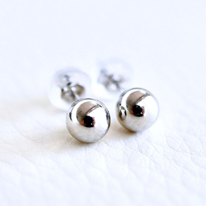【ジュエリー】Pt900 プラチナ 地金 シンプル ボール ピアス (5mm) 保証書付 KO-0003 242-009-a