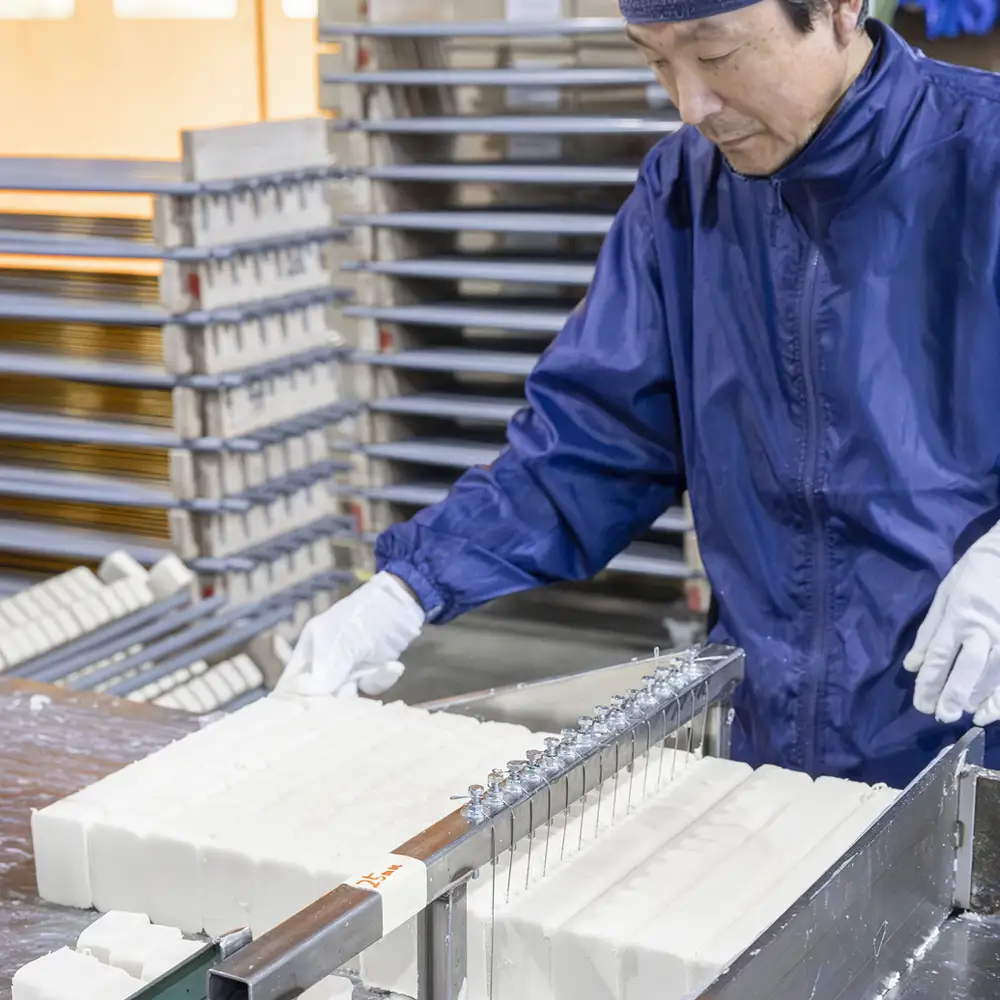 四日市認定地場特産品【泗水十貨店（しすいじっかてん）】オリブ透明石けん　川村養蜂場のハチミツ配合　手提げ袋付き