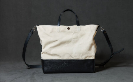 レザー×キャンバス トートバッグ ブラック M / 2WAY レザー トート トートバッグ ショルダー ショルダーバッグ 鞄 かばん マザーズバッグ 通勤 通学 BAG bag バック バッグ 革 ギフト / 諫早市 / 伊東製靴店 /[AHCN008]