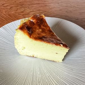 ピスタチオのバスクチーズケーキ 直径15cm×1個 