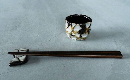 【美濃焼】 陶芸家「鹿島彩」ぐい呑み 木箱入り 白 多治見市/井澤コーポレーション 手作り[TBP297]