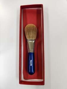 熊野化粧筆 チークブラシ(粗光峰) JWQ20 ギフトBOX(軸色：青)【メイクブラシ 化粧筆 チークブラシ 粗光峰 化粧 メイク コスメ 美容 立体感 熊野筆 伝統工芸 職人技 高級筆 ギフト 贈り物】 21-58