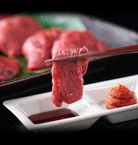 国産 馬刺し ロース 10～12人前 （約100g×10）大久保商店（自家製にんにく辛子味噌付き） ｜ ばさし 馬 馬刺し 馬肉 本格 自家製 味噌