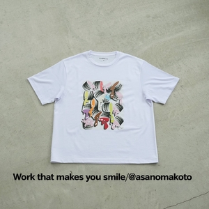 ＜新登場＞VOICE GATHERING アートプリントT-Shirt(Work that makes you smile・Mサイズ・1枚) Tシャツ 半袖 トップス ホワイト 白 クルーネック M L サイズ アート デザイン 前面 プリント アーティスト デザイナー 【m103-01-asano01-Ｍ】【パルファン】