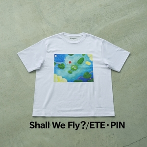 ＜新登場＞VOICE GATHERING アートプリントT-Shirt(Shall We Fly？・Lサイズ・1枚) Tシャツ 半袖 トップス ホワイト 白 クルーネック M L サイズ アート デザイン 前面 プリント アーティスト デザイナー 【m103-01-etepin03-L】【パルファン】