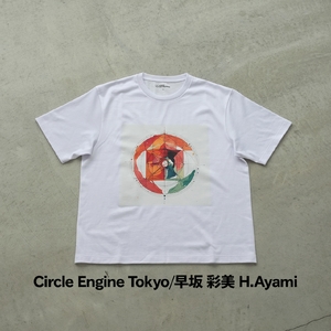 ＜新登場＞VOICE GATHERING アートプリントT-Shirt(Circle Engine Tokyo・Lサイズ・1枚) Tシャツ 半袖 トップス ホワイト 白 クルーネック M L サイズ アート デザイン 前面 プリント アーティスト デザイナー 【m103-01-hayasaka01-L】【パルファン】